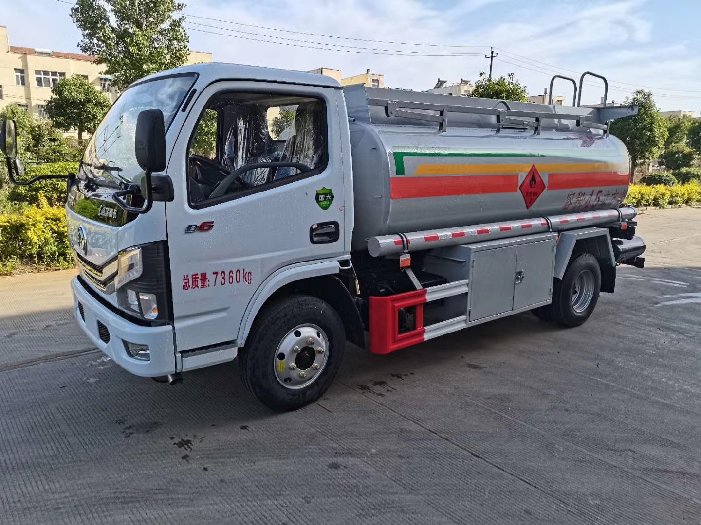 國六 東風多利卡4.2噸油罐車